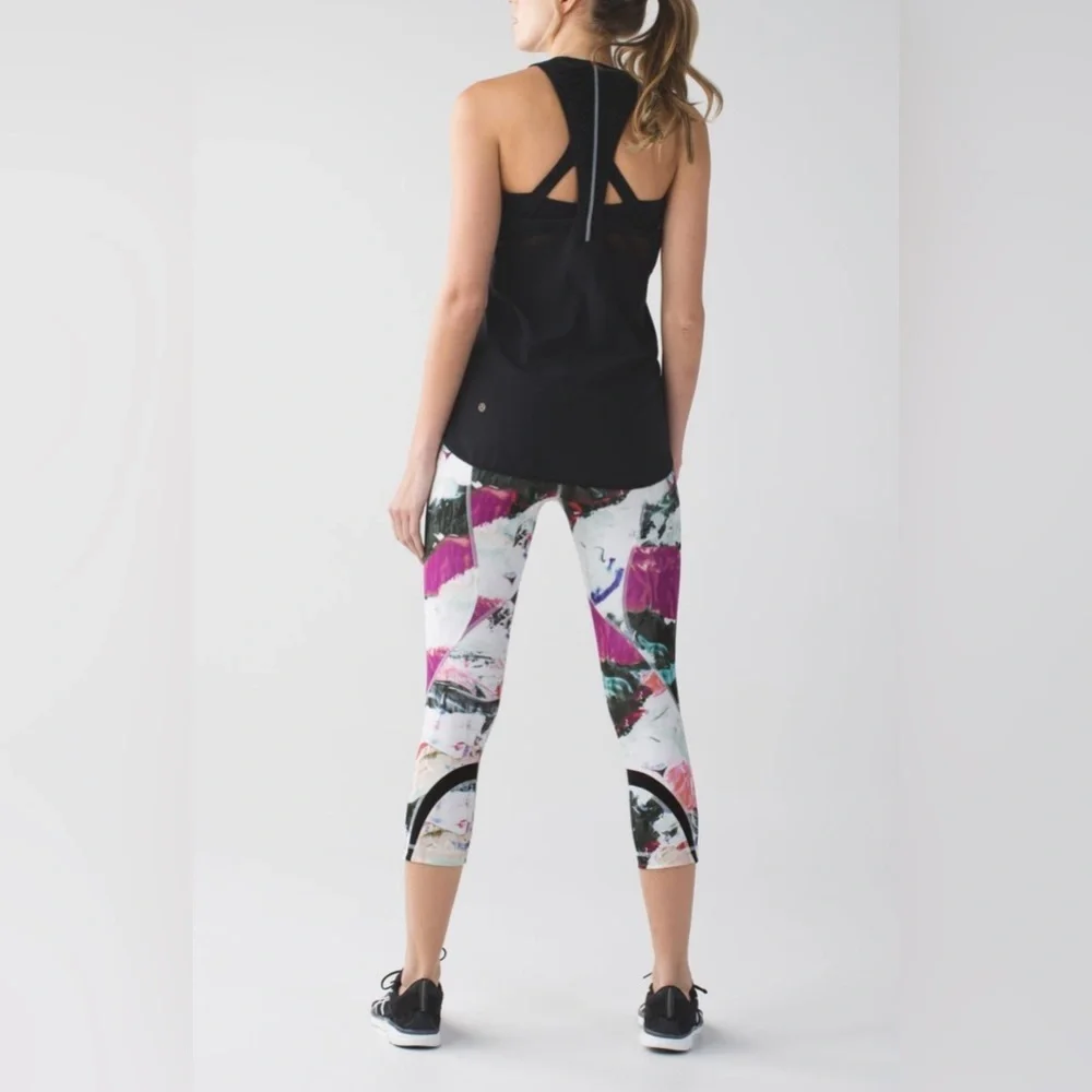 Lululemon Run Inspire Crop II Size 6 - Picture 2 of 6